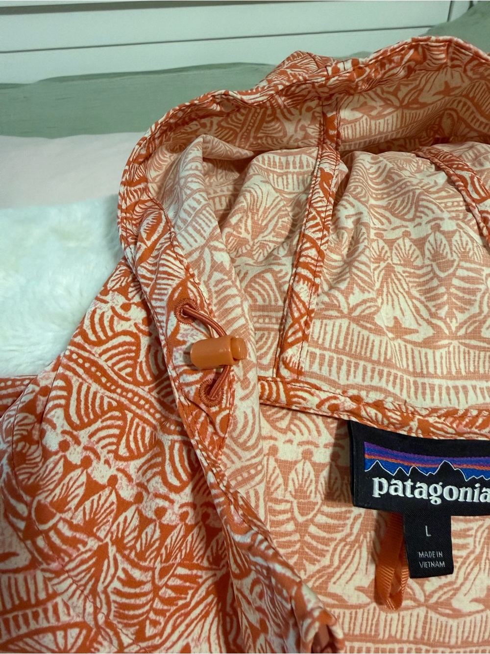 Patagonia Woman’s  Bajadas Hoody size large . - Picture 7 of 10